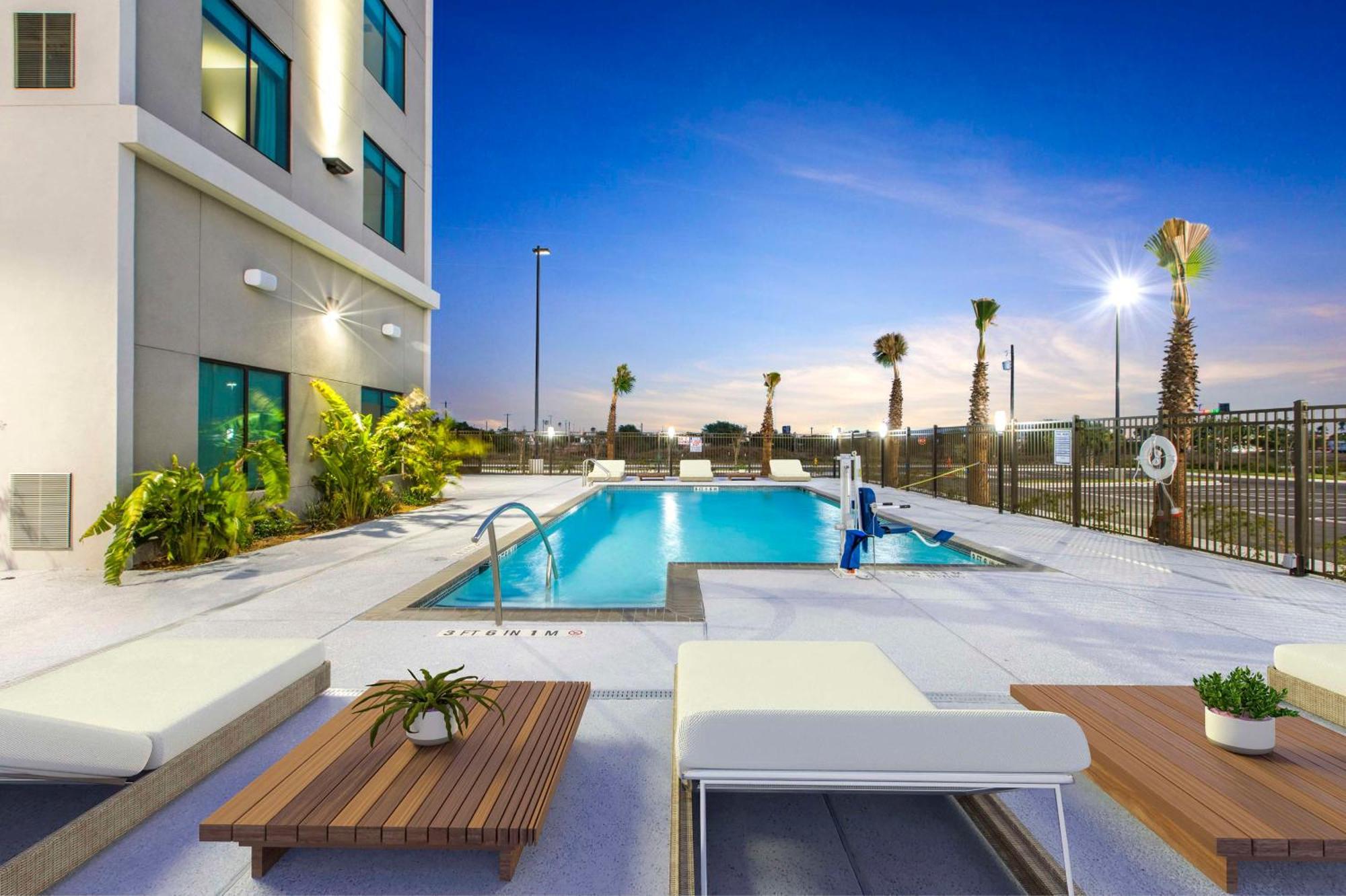 Hilton Garden Inn Harlingen Convention Center, Tx Exterior photo